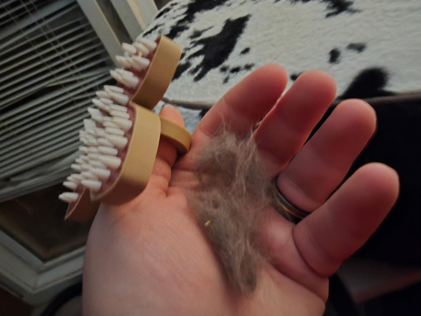 HoneyBunny3D Demogorgon pet brush with ergonomic handle and soft bristles for gentle grooming of cats and dogs.