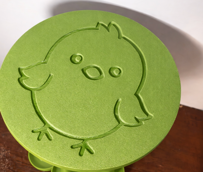 Large 3-quart chick feeder from HoneyBunny3D with a clear plastic design and multiple feeding ports for poultry.