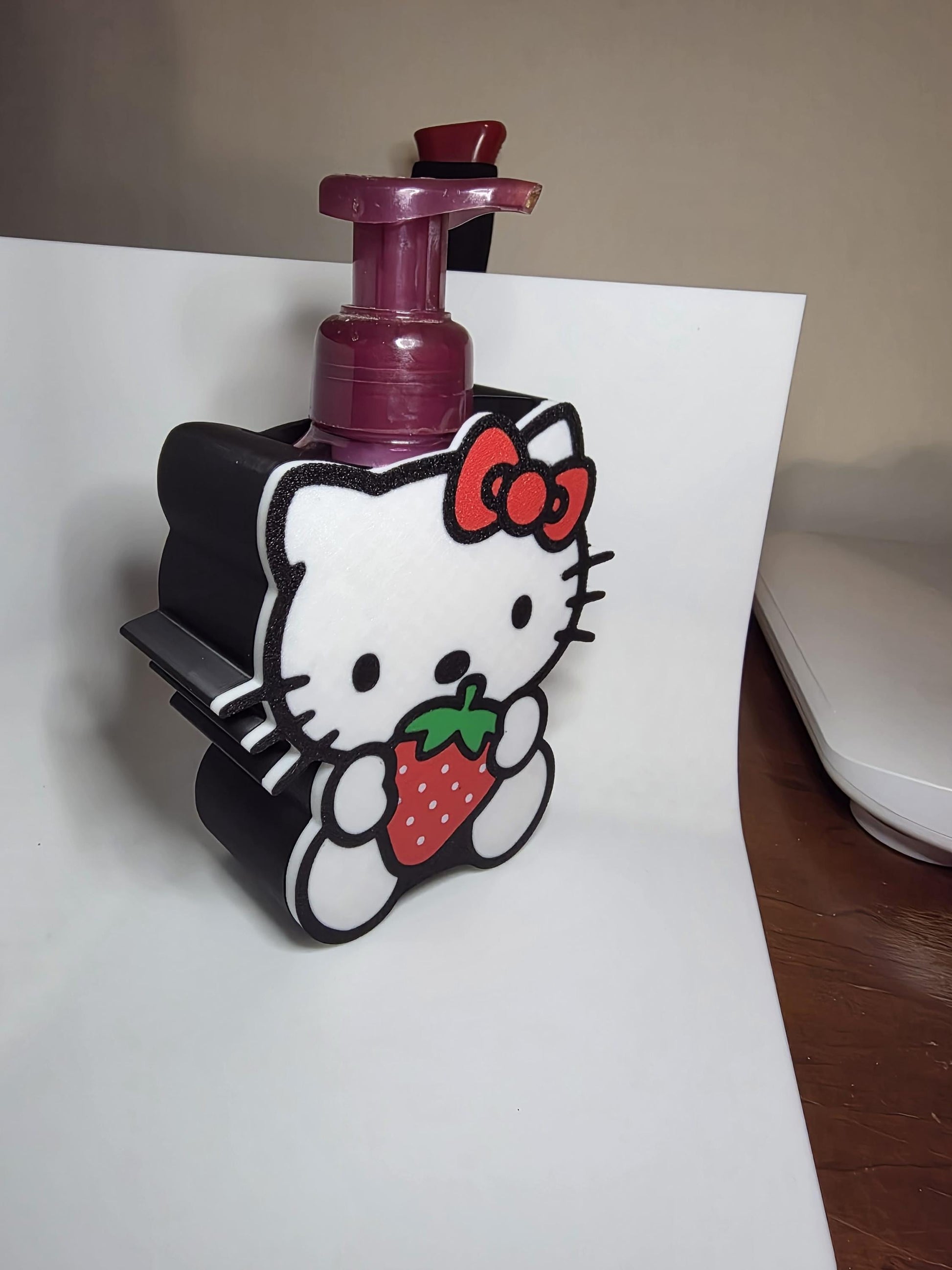 HoneyBunny3D Strawberry Kitty foaming soap holder featuring a cute pink kitten design, perfect for bathroom decor.
